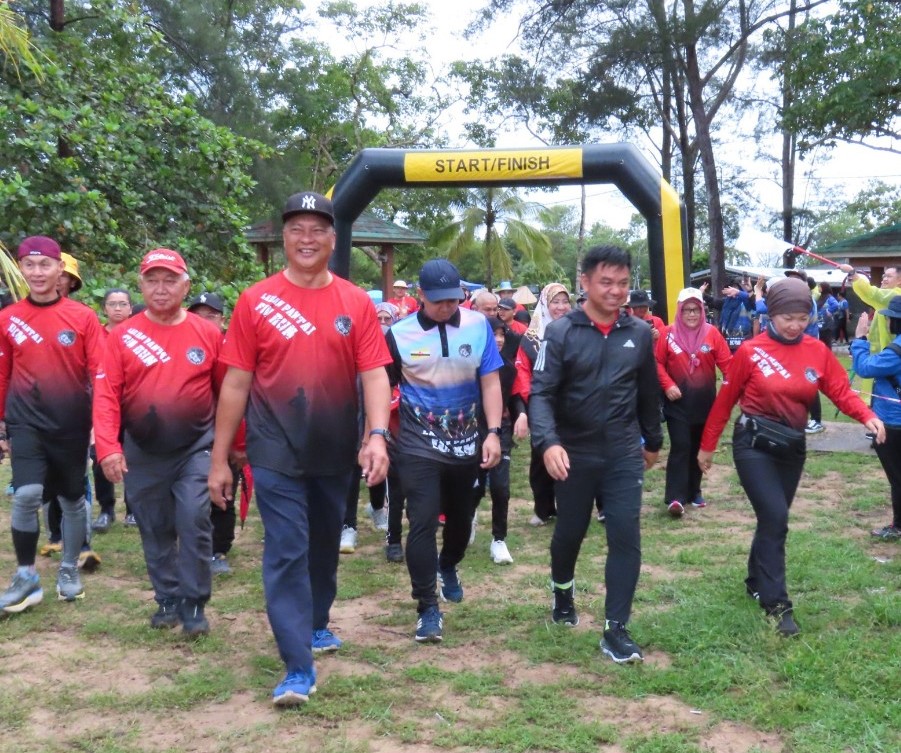 Larian Pantai Sempena Jubli Perak Perkhidmatan Hospital PMMPMHAMB Tutong crop.jpg
