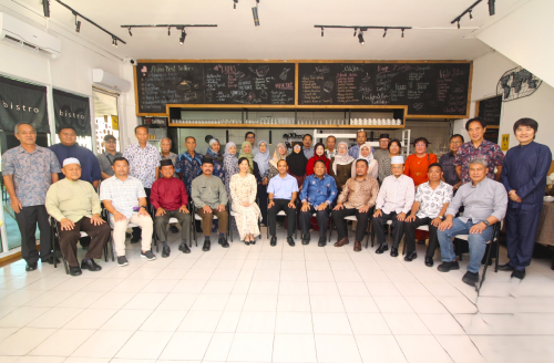 Majlis Penghargaan mantan Ketua Kg Bkt Udal.png