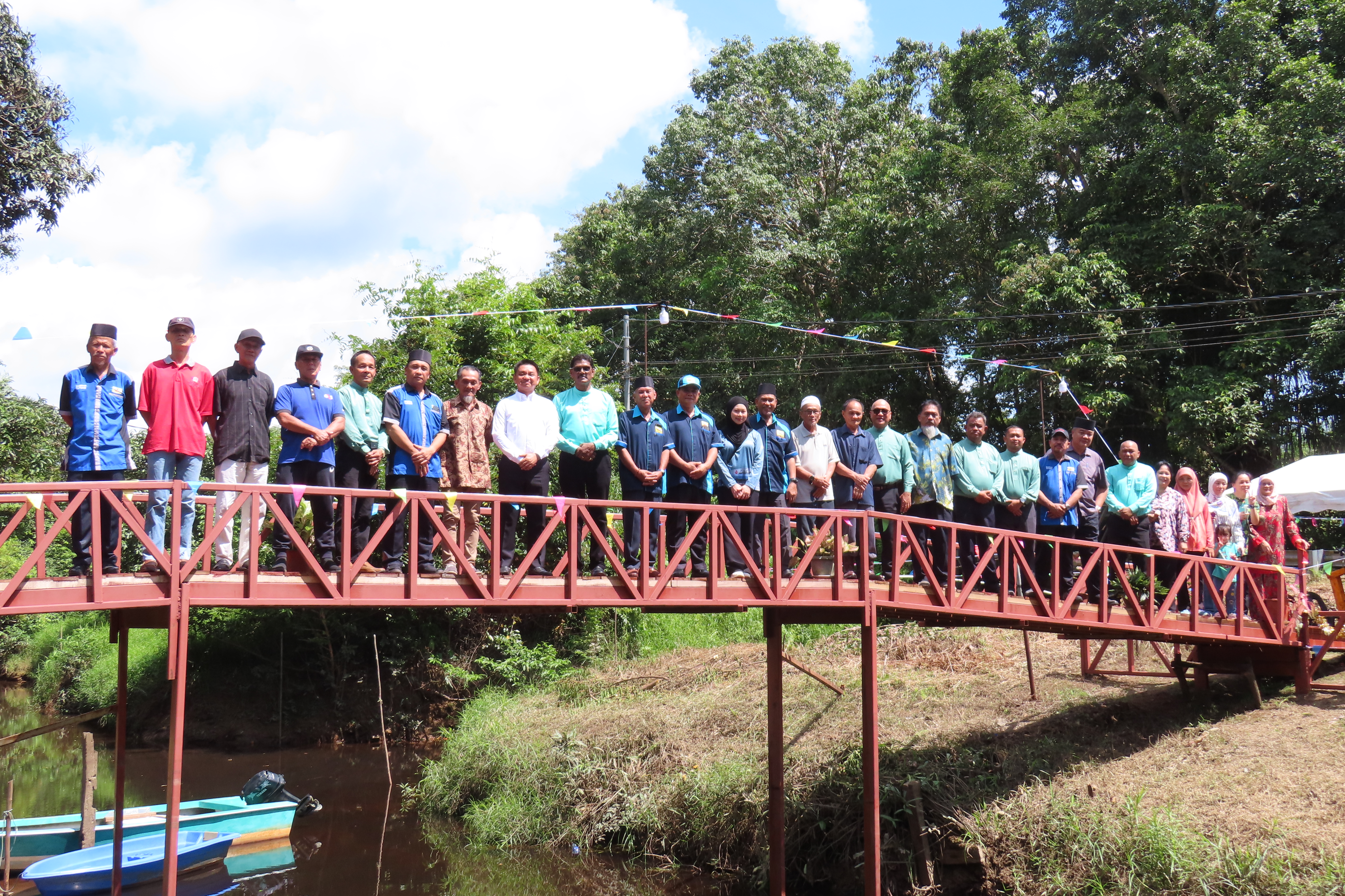 Perasmian Jambatan Milik Awang Ahmad bin Madon IMG_0034.JPG