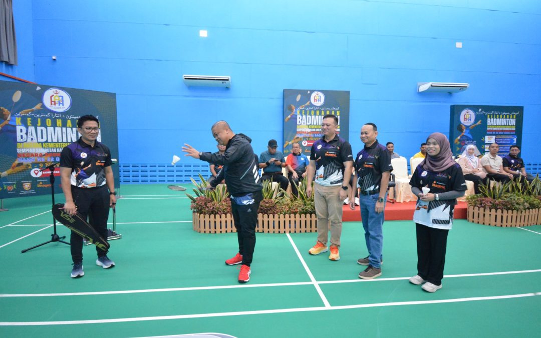 MAJLIS PERASMIAN KEJOHANAN BADMINTON DI ANTARA KEMENTERIAN-KEMENTERIAN SEMPENA SAMBUTAN HARI PERKHIDMATAN AWAM KE-32