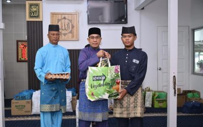 ACARA #OURANHOUR DAN PENYAMPAIAN SUMBANGAN KEPADA KELUARGA KURANG BERKEMAMPUAN DI MUKIM TELISAI