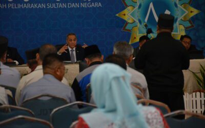 SESI MUZAKARAH YANG BERHORMAT MENTERI PENYELARAS BAGI DASAR-DASAR SOSIAL DAN TENAGA MANUSIA DAN MENTERI HAL EHWAL DALAM NEGERI BERSAMA PENGHULU MUKIM DAN KETUA KAMPUNG DAERAH TUTONG